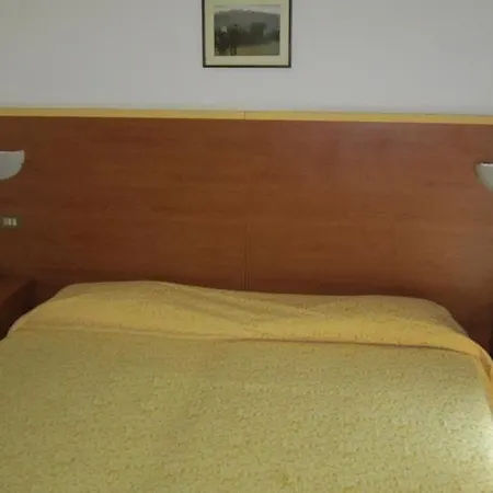 Marchina Otel